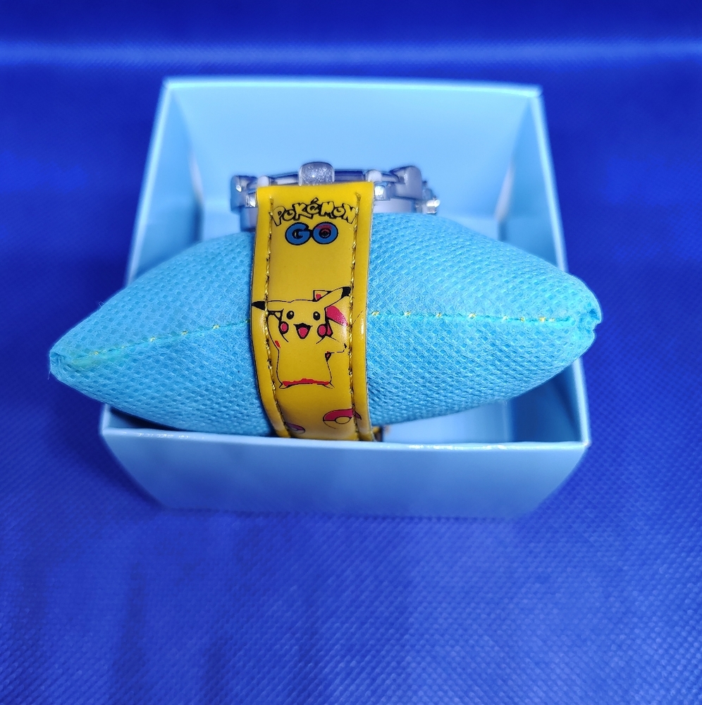 Pikachu Watch - Picture 3 of 5
